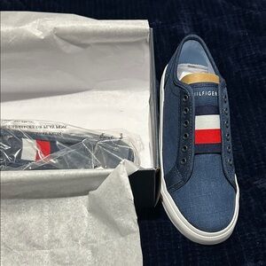 Tommy Hilfiger Women’s Blue and Red Sneakers